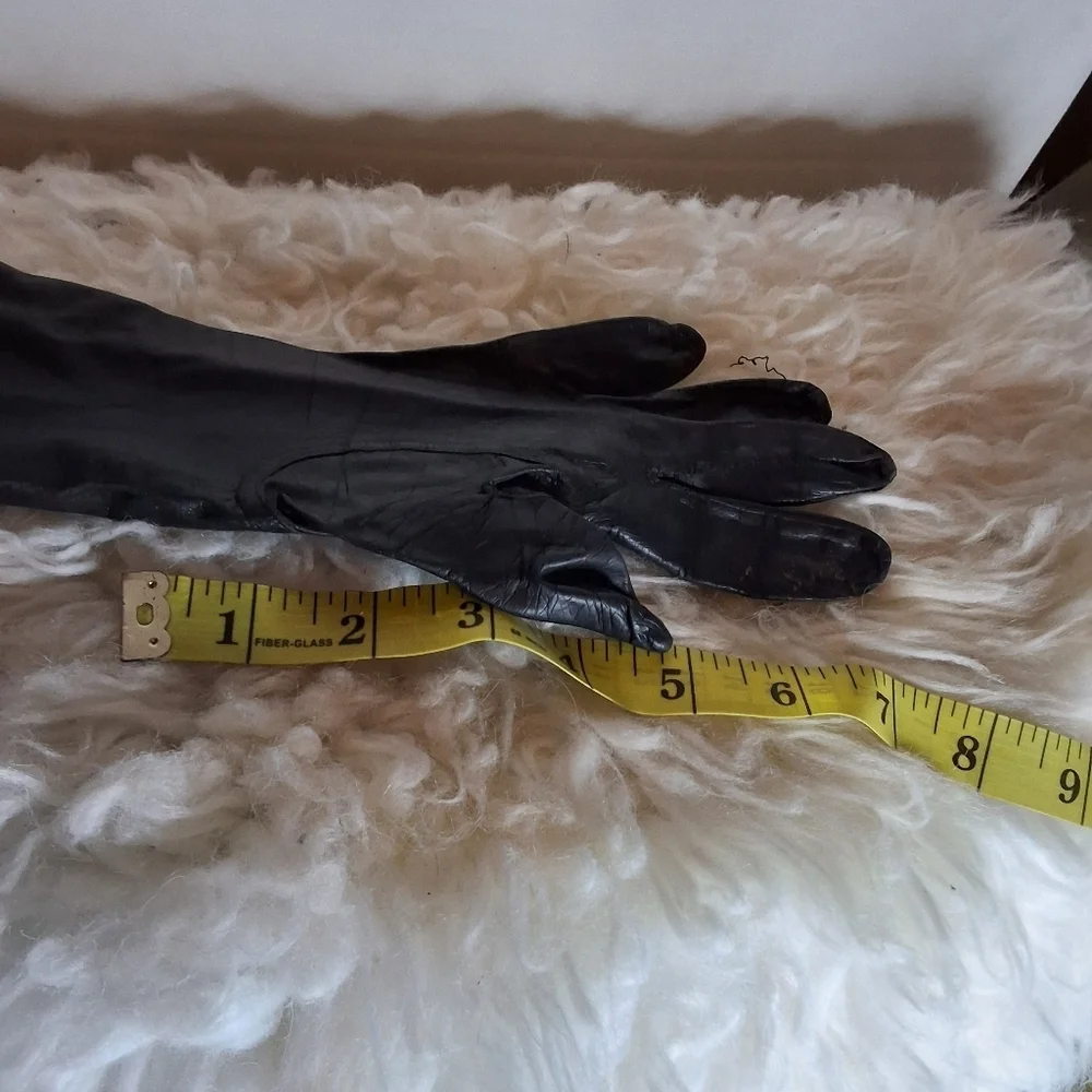 Vintage Below Elbow Black Leather Unlined Gloves M